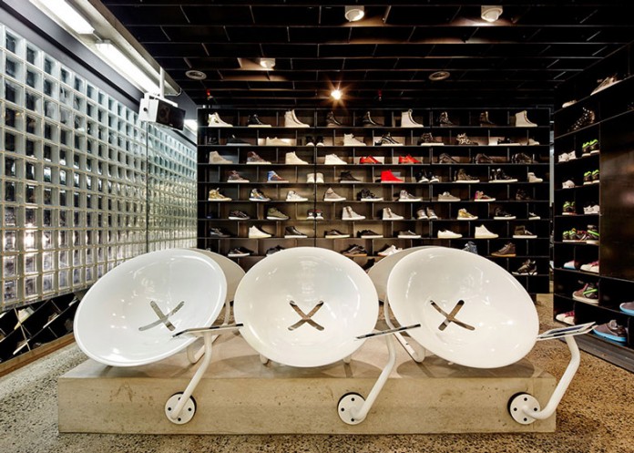 thiet-ke-cua-hang-giay-sneakerboy-2