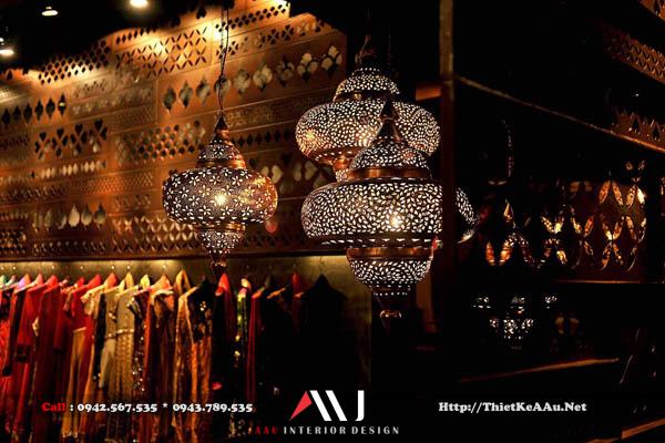 thiet-ke-sang-trong-cua-cua-hang-ao-cuoi-tashya-tai-an-do-2