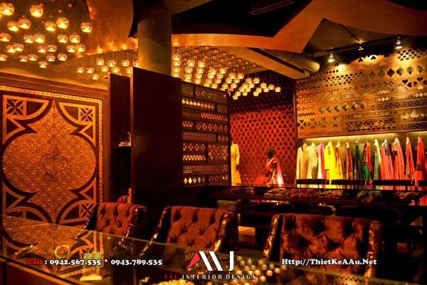 thiet-ke-sang-trong-cua-cua-hang-ao-cuoi-tashya-tai-an-do-3