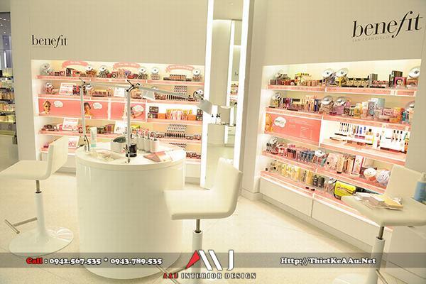 de-thiet-ke-noi-that-cua-hang-my-pham-dep-va-tinh-te-2