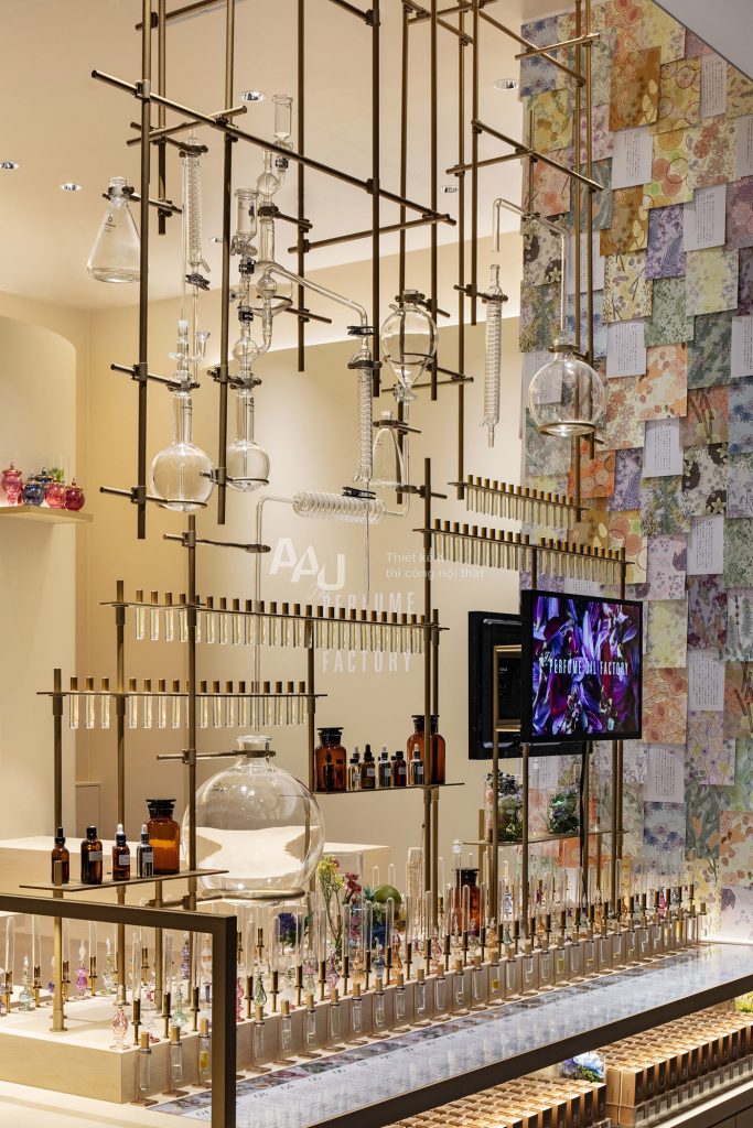 Thiết kế gian hàng nước hoa Linh Linh