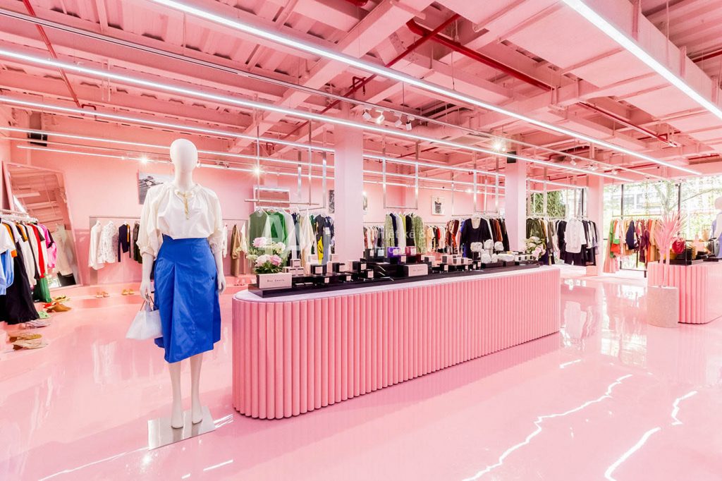 thiết kế cửa hàng thời trang