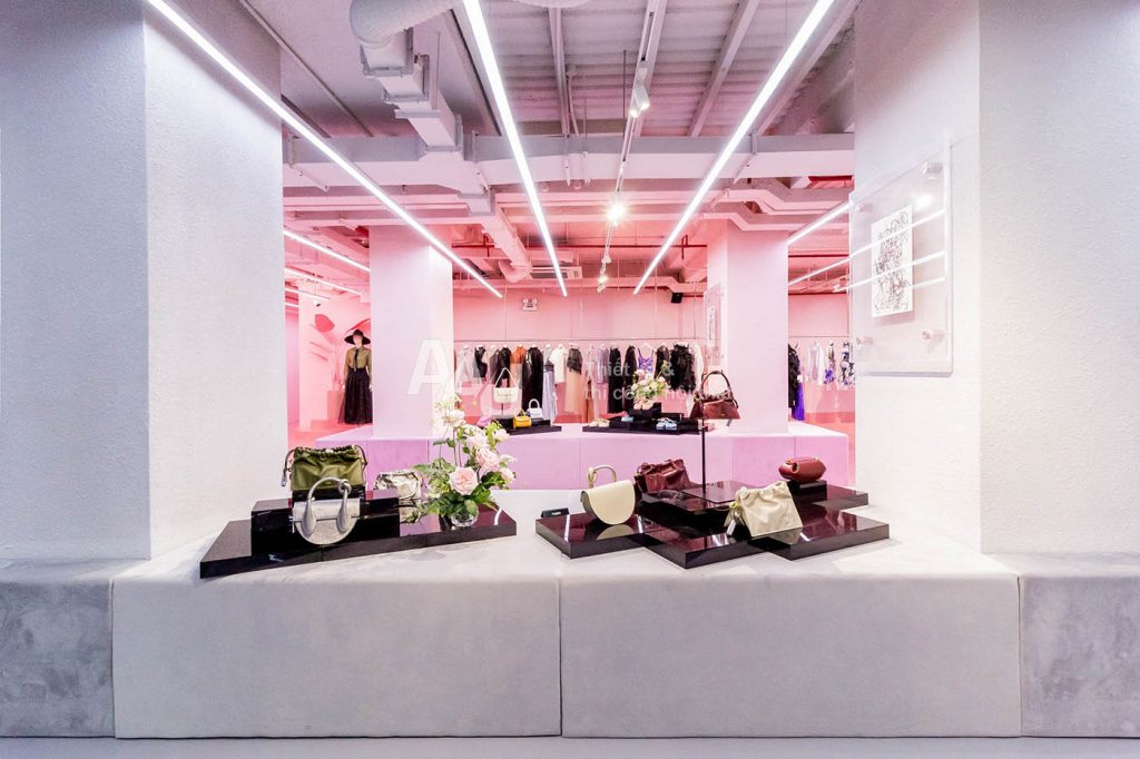 thiết kế cửa hàng thời trang