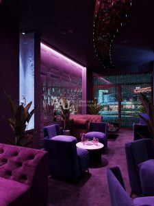Thiết kế quán bar retro – Purple Bar and Lounge